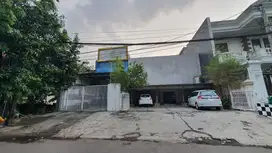 Rumah Komersial Strategis daerah Bisnis Jl. Jambi Surabaya Pusat