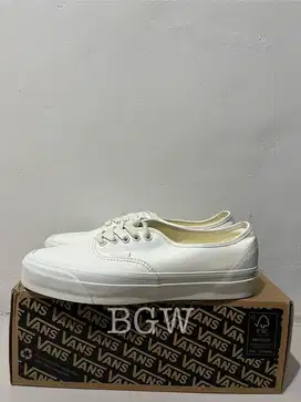 SEPATU VANS AUTHENTIC REISSUE