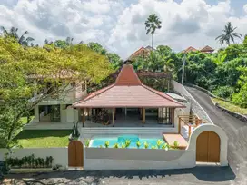 Newly built stunning luxury villa with jungle views At Mas ubud