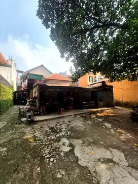 RUMAH DI LOKASI STRATEGIS RADIO DALAM HANYA 3 MENIT KE PONDOK INDAH