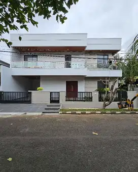 DIJUAL RUMAH BARU SIAP HUNI  MODERN DESIGN SEKTOR 9 BINTARO JAYA.