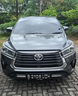 Innova Reborn type V Diesel Matic Warna Abu-abu