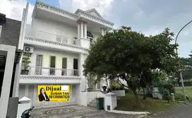 JUAL Rumah Pakuwon Indah, Surabaya Barat Full furnish, Classic Modern