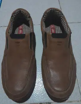 SEPATU MEREK JIM JOKER ORIGINAL
KULIT ASLI WARNA COKLAT