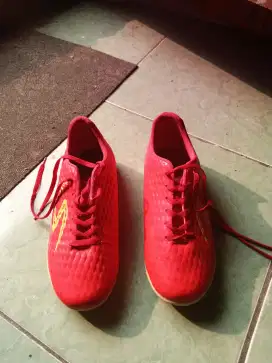 Sepatu Specs size 39
