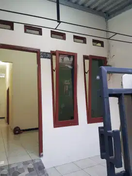 Di kontrakan rumah, bebas banjir Jl. Palebon Tengah 1A No.3B