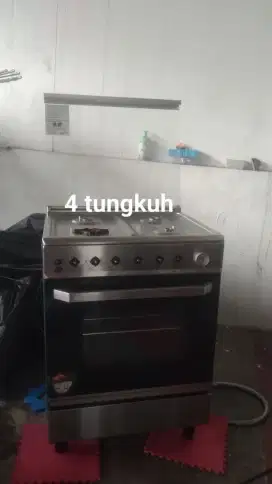 Kompor 4 Tungku + Oven, bisa nego
