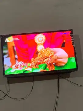 1 tv 65inch panasonic 1 tv 32inch Toshiba  1 kulkas 2 pintu Sharp