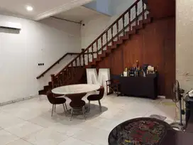 Disewakan Rumah Muara Karang Raya, Cocok untuk usaha, Jakarta Utara