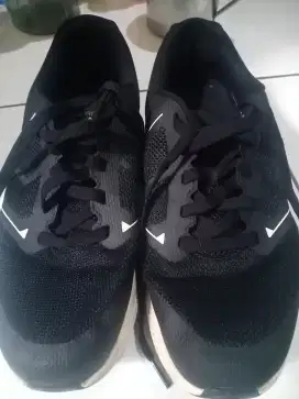 Di Jual Sepatu Second