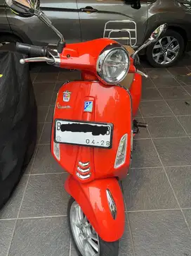 DIJUAL VESPA PRIMAVERA 150 IGET ABS Tahun 2023 WARNA ORANGE