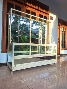 Jual etalase bekas serbaguna Area Kota Kediri, Jawa Timur