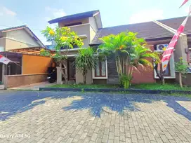 Rumah Cluster Bagus Full Furnish Dekat Luwes Gentan