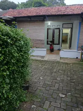 Rumah Disewakan Tahunan Di jatiranggon