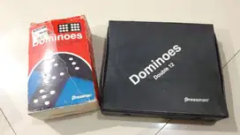 Dominoes - batu dan kayu