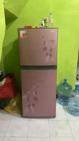 Kulkas Sharp 2 pintu