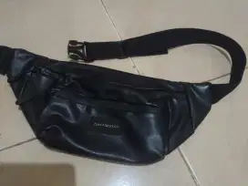 WAIST BAG HITAM