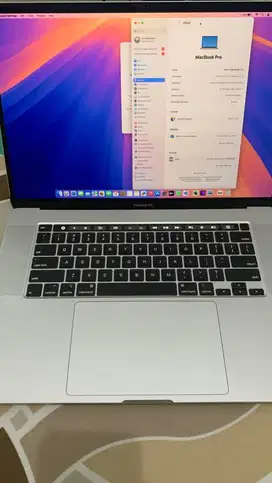 Macbook Pro Touchbar 2019 16inch i7 16/512