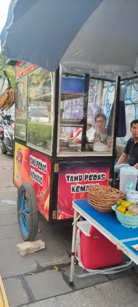 Dijual gerobak bekas tahu pedas masih bagus