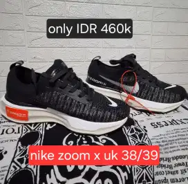 Sepatu nike zoom