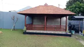 Gazebo kayu kelapa.