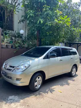 Toyota Kijang Innova 2006 Bensin