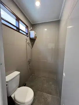 Rumah Taman Holis Indah dijual cepat negotible sudah renovasi