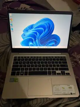 Laptop Asus Vivobook S14