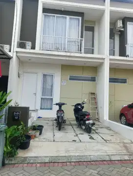 Disewakan rumah 2 lantai