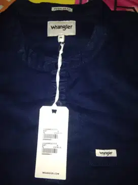 kemeja merk   wangler ukuran M tangan pendek