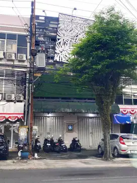 DISEWAKAN 2 RUKO JADI 1 DI JALAN BUNGA-BUNGA, SOEHAT - MALANG