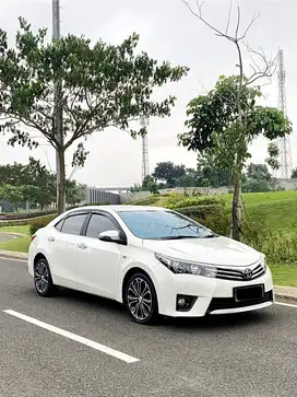 Toyota Corolla Altis 1.8 V A/T 2014