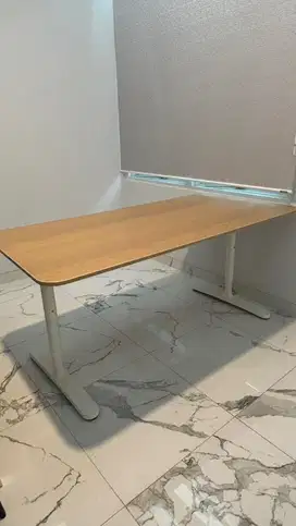Meja kantor IKEA - Bekant