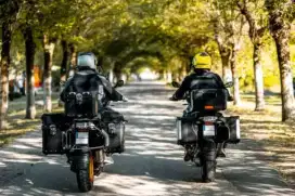 Kurir sepeda motor