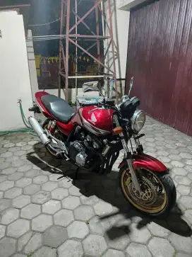 Honda cb400 vtec 2