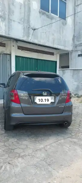 Honda jazz RS automatic 2010 new color MNC abu abu,velg TE37 ban SX2