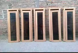 Kusej jendela set daun kca