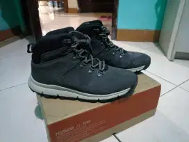 Sepatu Eiger Size 42 Harga Asli 900.000