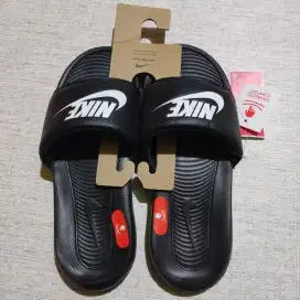 Sandal Nike Victory One Slide Size US 7/Euro 40 Bnwt