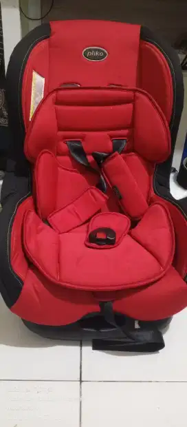 Pliko carseat babydoes