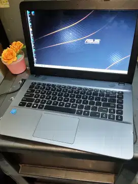 Laptop asus slim Vivobook max