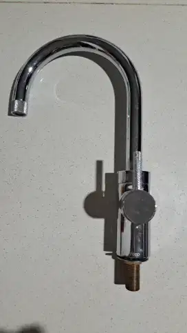 KRAN ANGSA WASTAFEL MERK TOTO