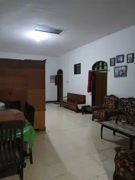 RUMAH USAHA DI RAYA TANGGULANGIN DERETAN SHOWROOW TAS & SEPATU..MURAH