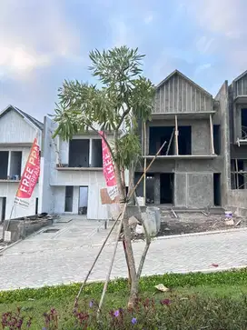 DIJUAL RUMAH 2LT TANAH LUAS DI TEMBALANG