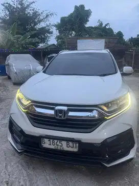 MOBIL CRV PUTIH