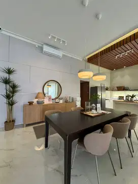 Rumah Dengan Interior Eksterior Sangat Modern di Kota Baru Parahyangan