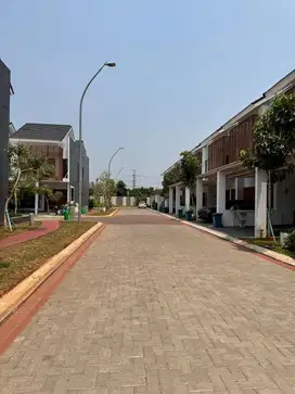 Dijual Rumah 2 Lt 7 x 12 m2  di Metland Puri ada 3 kt 3 km  unfurnishe
