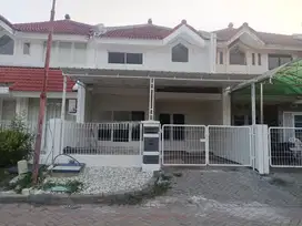 DISEWAKAN RUMAH DI PANTAI MENTARI  KAWASAN ELIT DAN STRATEGIS