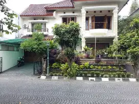 Rumah 2 Lantai Dalam Perumahan Elite jl. Godean km 3 Dekat Malioboro