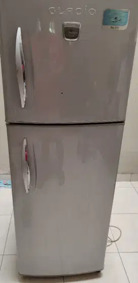 Kulkas Toshiba 2 pintu